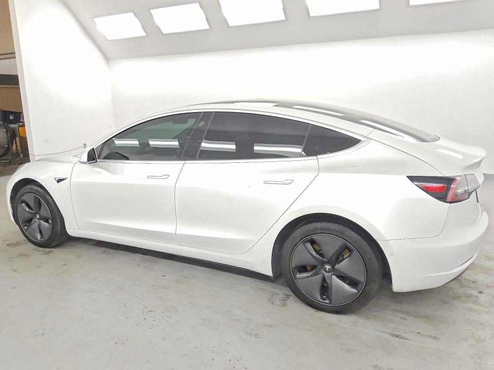 Foto 2 de la subasta – 2019 TESLA MODEL 3 con VIN 5YJ3E1EA3KF328328