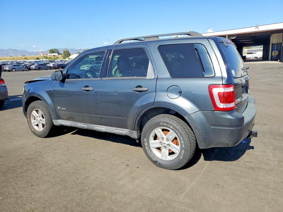 Photo 2 from auction – 2009 FORD ESCAPE with VIN 1FMCU49319KA06926