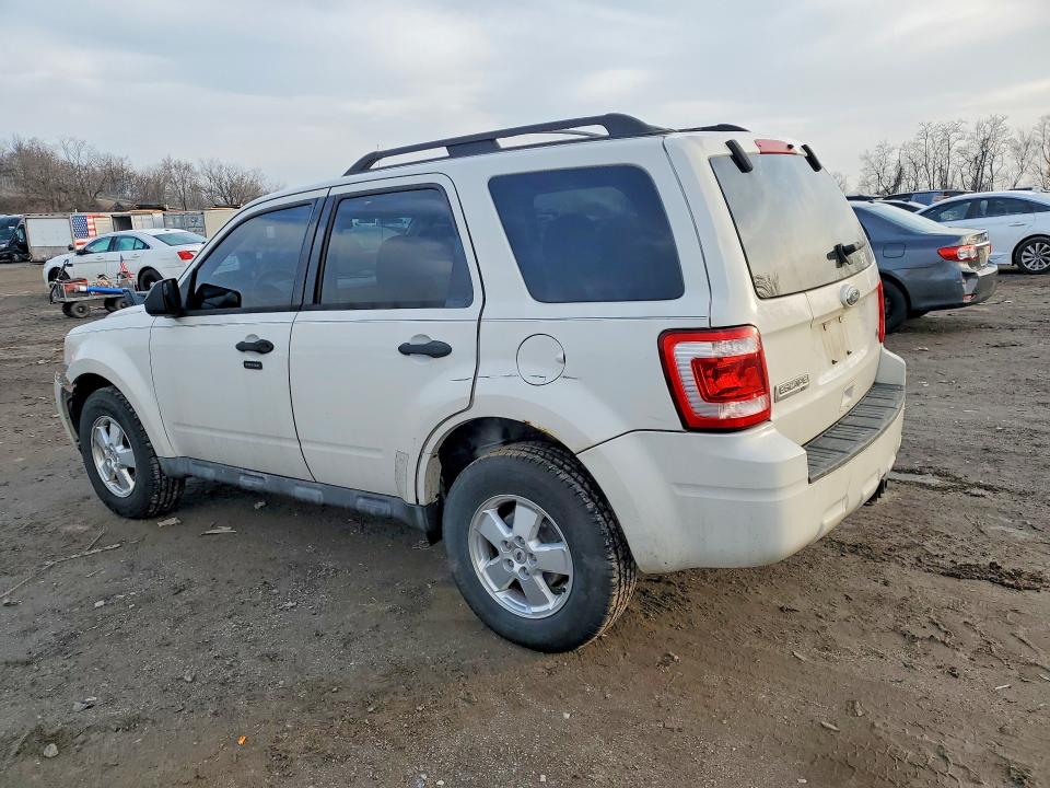 Foto 2 de la subasta – 2011 FORD ESCAPE con VIN 1FMCU9DGXBKA13886