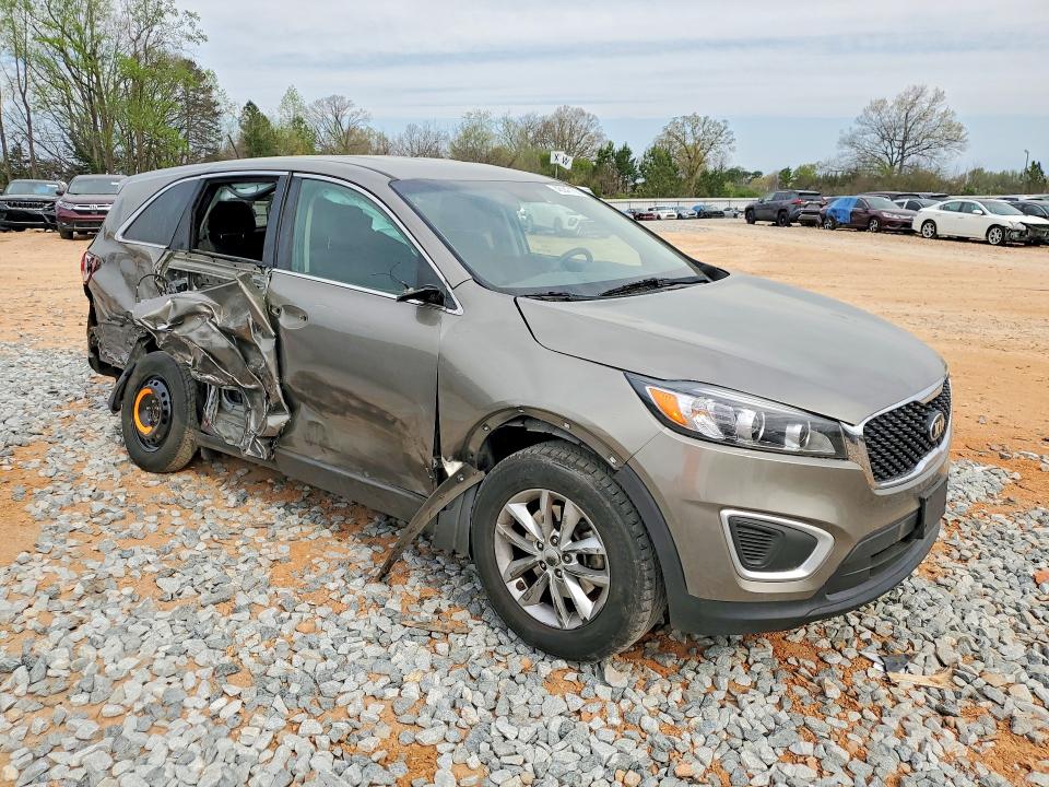 Photo 4 from auction – 2017 KIA SORENTO with VIN 5XYPG4A33HG262627