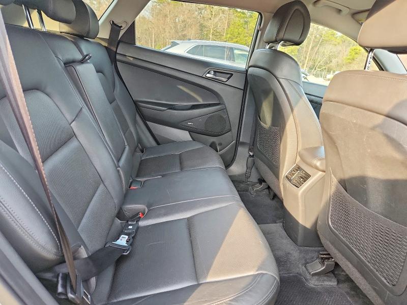 Photo 11 from auction – 2017 HYUNDAI TUCSON with VIN KM8J3CA44HU504954