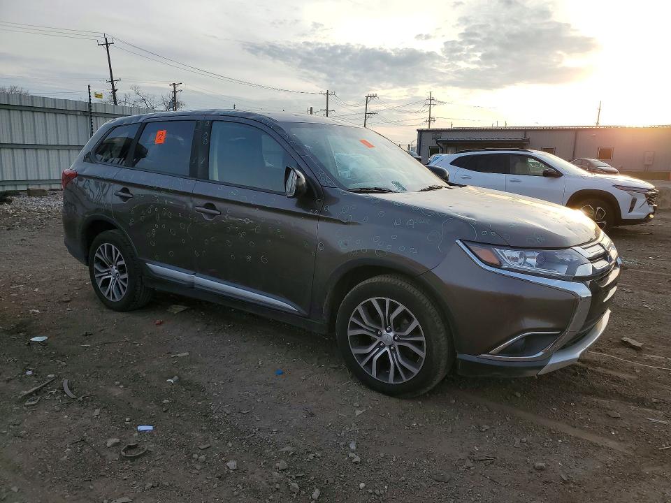 Photo 4 from auction – 2018 MITSUBISHI OUTLANDER with VIN JA4AZ3A39JZ044140
