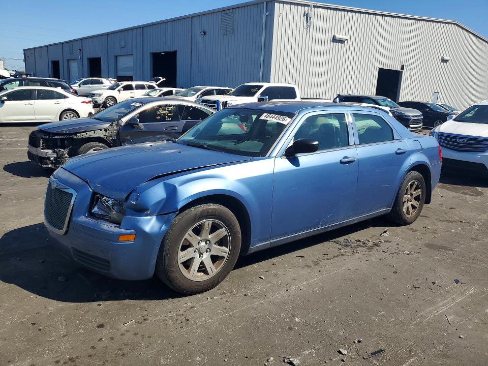 CHRYSLER 300 2007 с VIN 2C3KA43R47H779985 - Снимка от търг