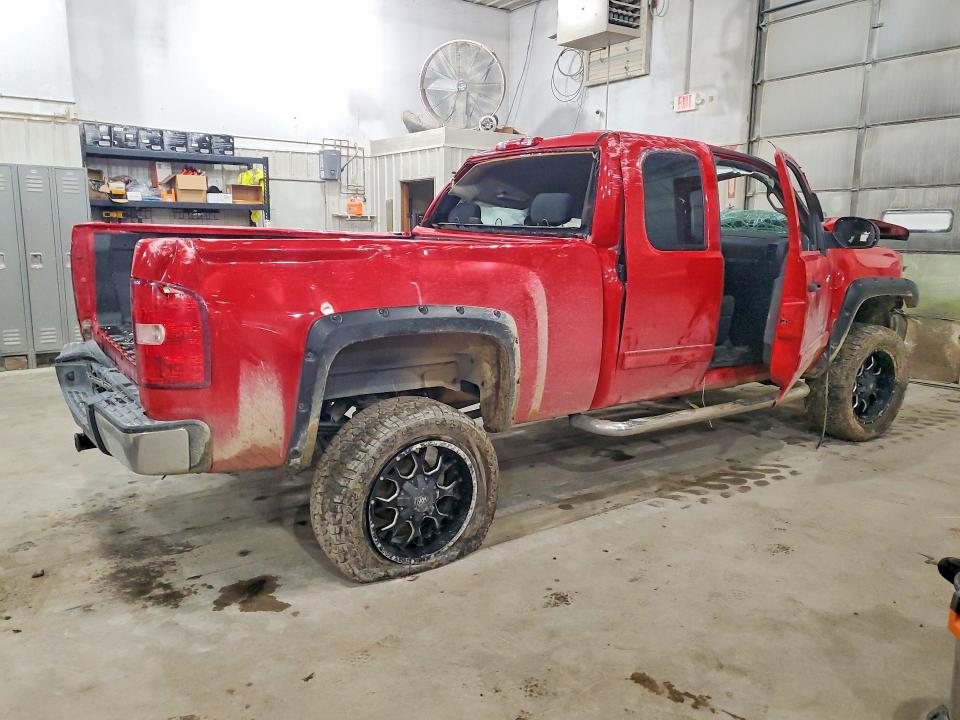 Photo 3 from auction – 2013 CHEVROLET SILVERADO with VIN 1GCRKSE77DZ209207