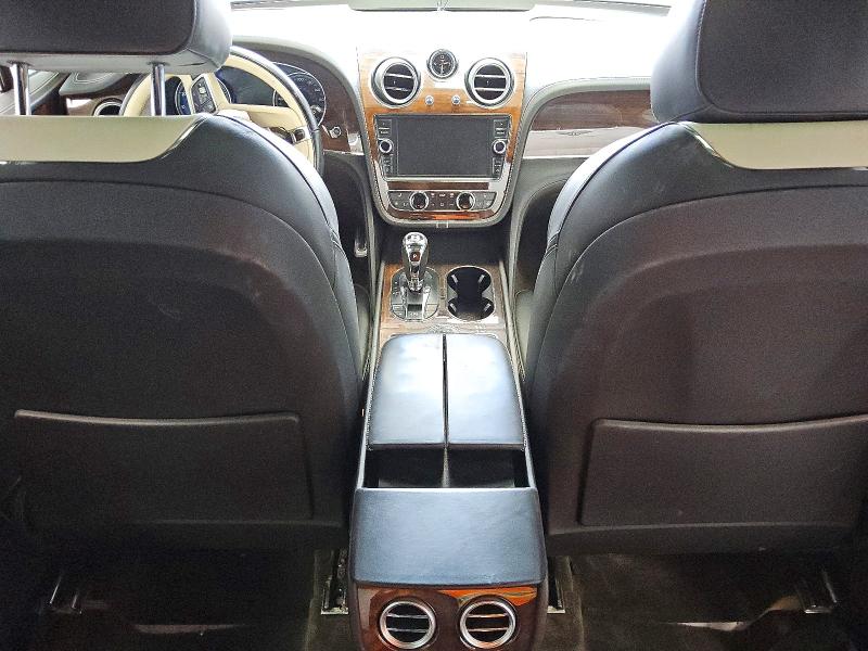 Photo 8 from auction – 2017 BENTLY BENTAYGA with VIN SJAAC2ZV8HC015170