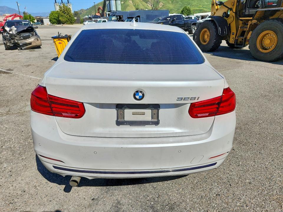 Zdjęcie 6 z aukcji – 2016 BMW 328 z VIN WBA8E9G54GNT84367