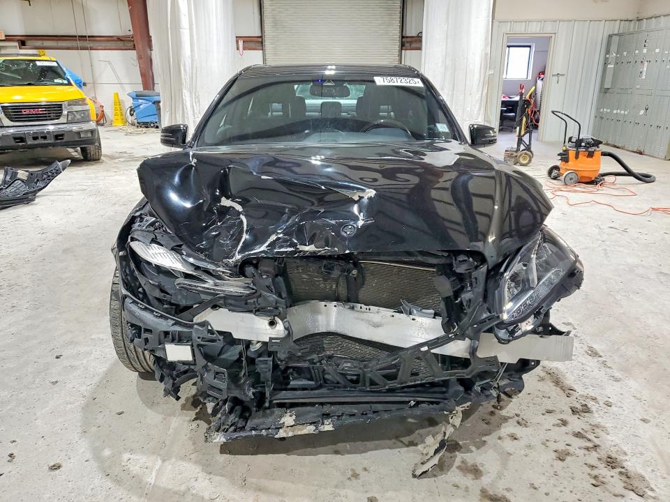 Photo 5 from auction – 2015 MERCEDES-BENZ E with VIN WDDHF5KB2FB131088