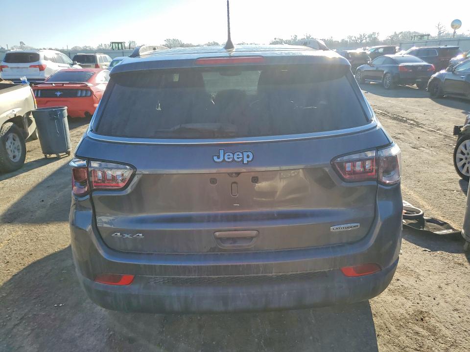 Снимка 6 от търг – 2022 JEEP COMPASS с VIN 3C4NJDFB0NT156570