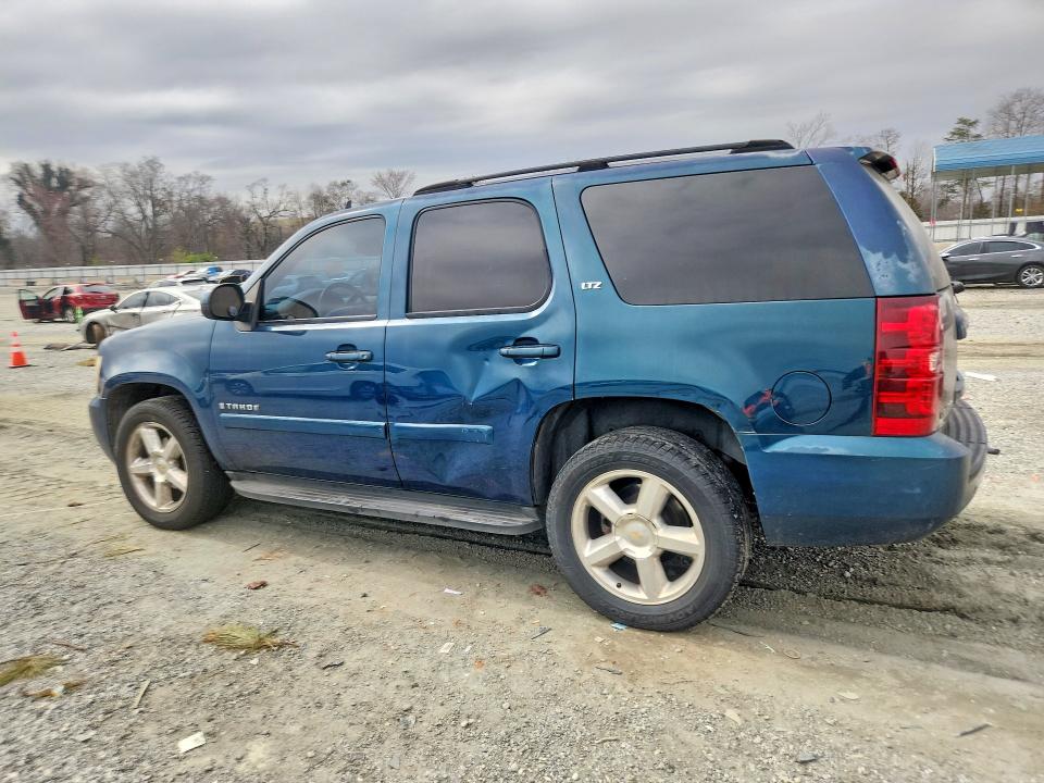 Photo 2 from auction – 2007 CHEVROLET TAHOE with VIN 1GNFC13J67R148842