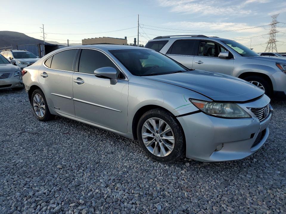 Photo 4 from auction – 2013 LEXUS ES 300H with VIN JTHBW1GG4D2036556