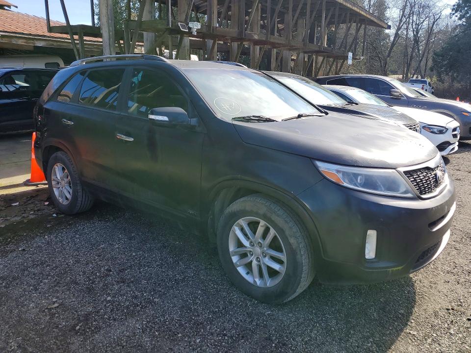 Photo 4 from auction – 2014 KIA SORENTO with VIN 5XYKTCA65EG424604