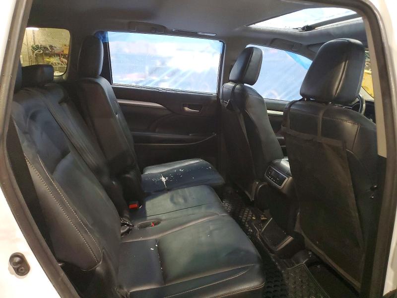 Photo 10 from auction – 2018 TOYOTA HIGHLANDER with VIN 5TDJZRFHXJS534066