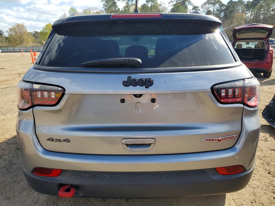 Photo 6 from auction – 2020 JEEP COMPASS with VIN 3C4NJDDB8LT195570