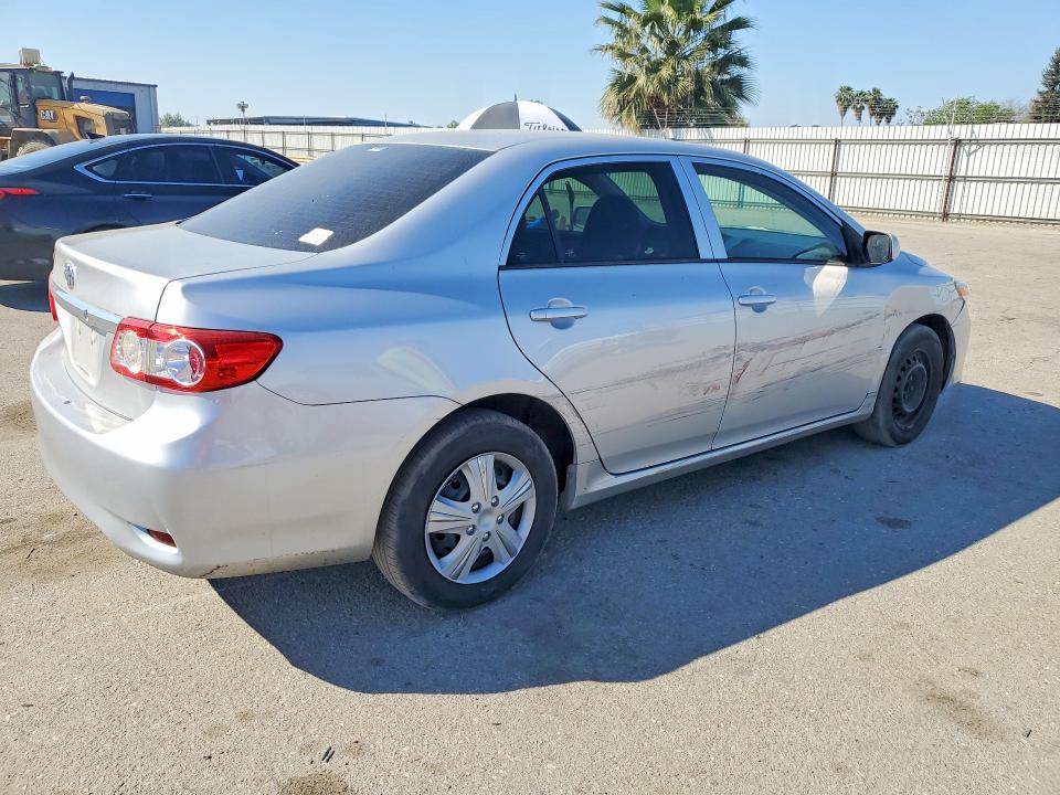 Photo 3 from auction – 2013 TOYOTA COROLLA with VIN 5YFBU4EE8DP131794