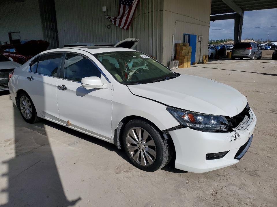 Photo 4 from auction – 2015 HONDA ACCORD with VIN 1HGCR2F87FA268298
