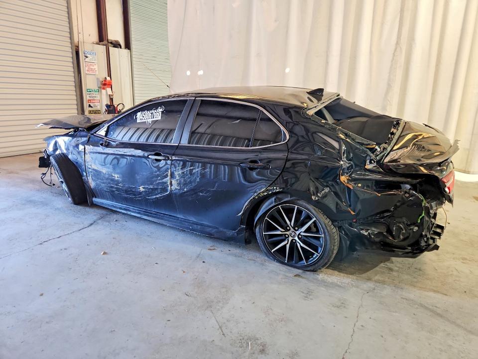 Photo 2 from auction – 2022 TOYOTA CAMRY with VIN 4T1G11AK0NU694413