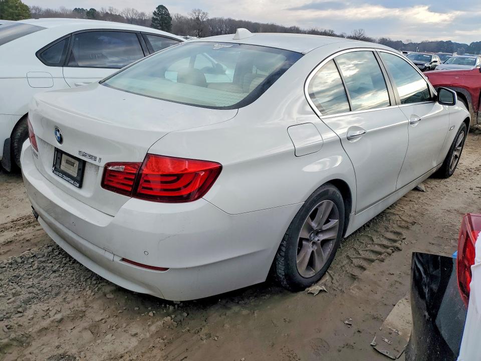 Photo 3 from auction – 2012 BMW 528 with VIN WBAXG5C59CDX03153