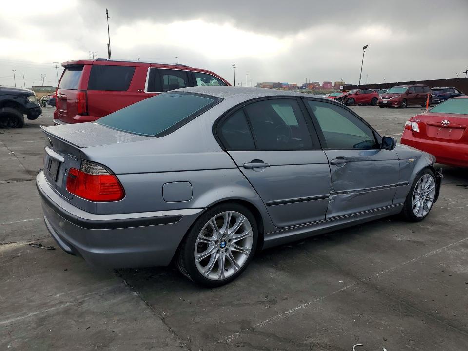 Photo 3 from auction – 2005 BMW 330 with VIN WBAEV53435KM42136
