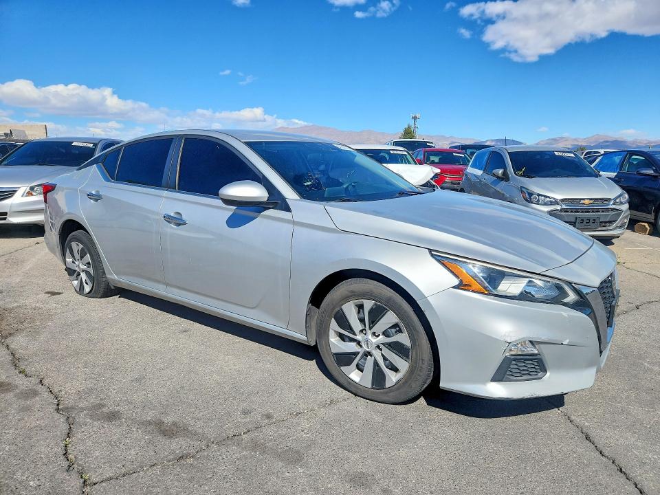 Photo 4 from auction – 2019 NISSAN ALTIMA with VIN 1N4BL4BV4KC237369