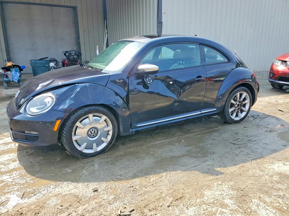 VOLKSWAGEN BEETLE 2013 with VIN 3VWJP7AT2DM671638 - Photo from auction