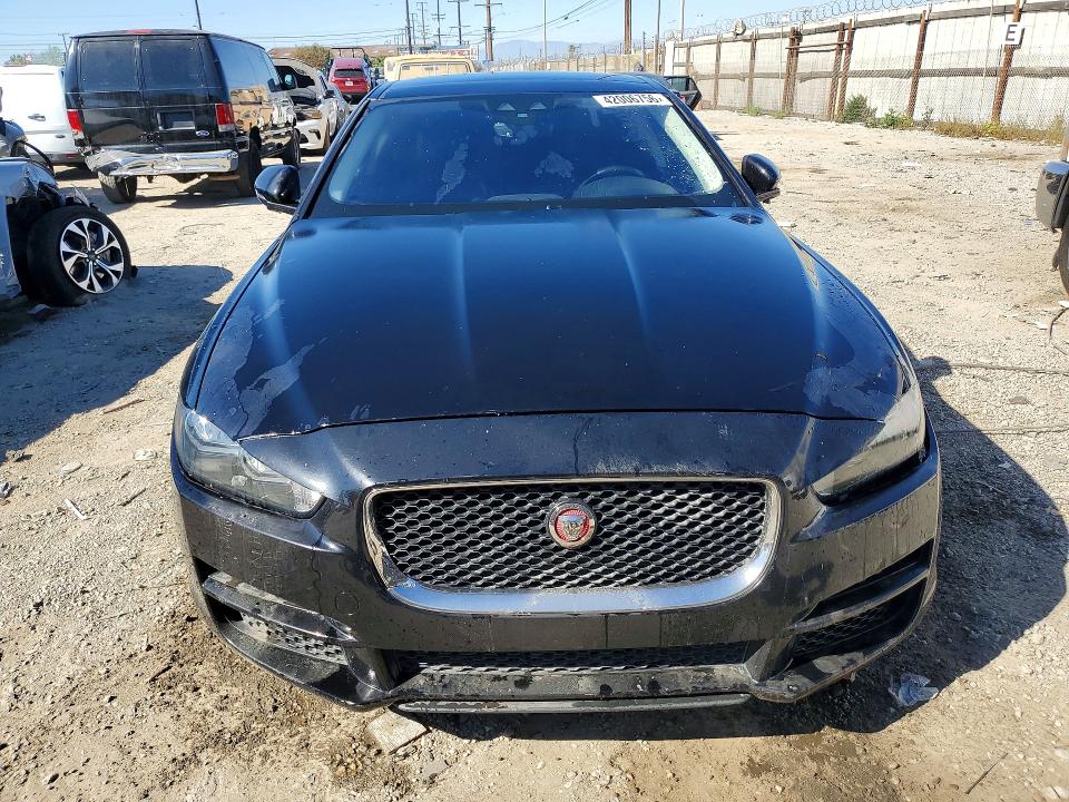 Photo 5 from auction – 2019 JAGUAR XE with VIN SAJAS4FX0KCP52732