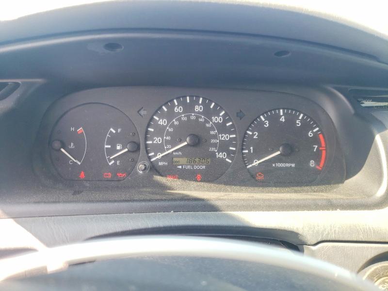 Photo 9 from auction – 2000 TOYOTA CAMRY with VIN 4T1BG22K9YU941185