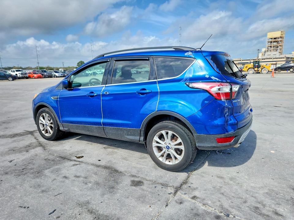 Photo 2 from auction – 2018 FORD ESCAPE with VIN 1FMCU0GD0JUC90367