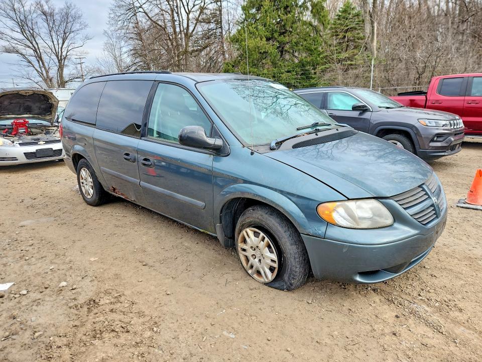 Photo 4 from auction – 2005 DODGE GRAND CARAVAN with VIN 1D4GP24R55B363360