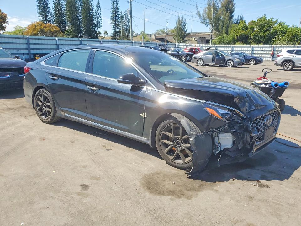 Photo 4 from auction – 2019 HYUNDAI SONATA with VIN 5NPE34AB2KH742488