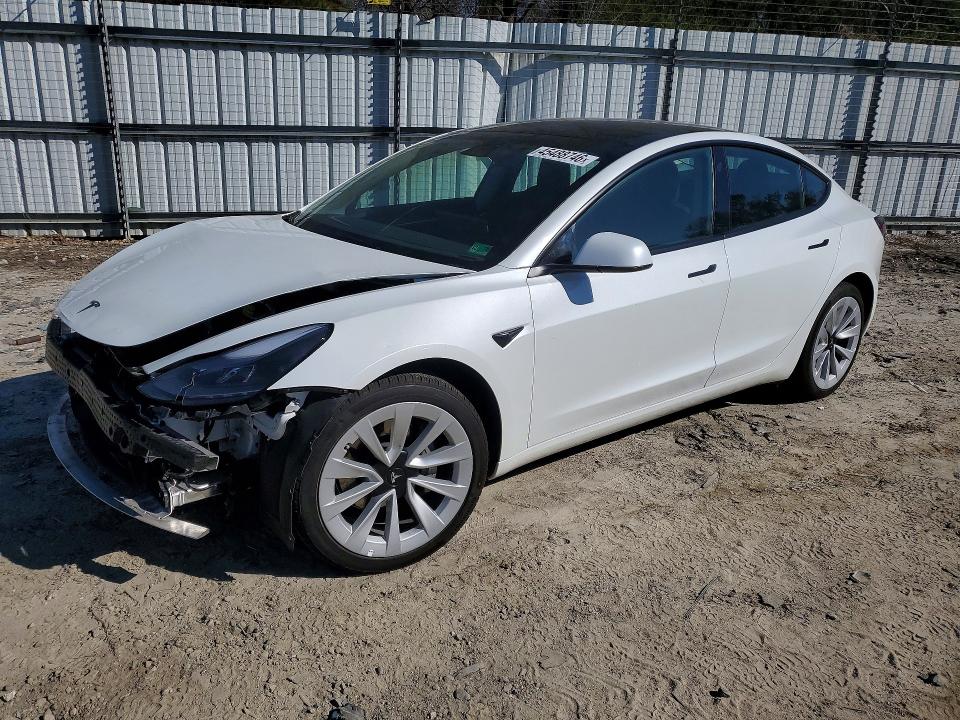 TESLA MODEL 3 2023 مع رقم تعريف المركبة 5YJ3E1EA5PF472972 - صورة من المزاد