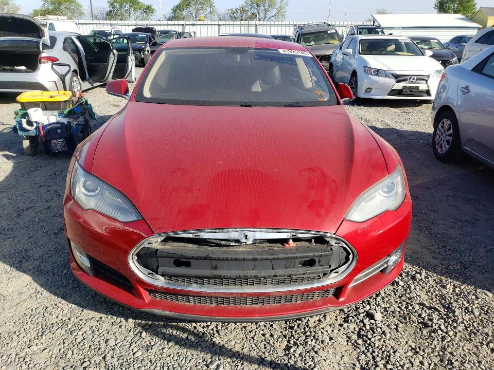 Photo 5 from auction – 2013 TESLA MODEL S with VIN 5YJSA1DP5DFP09744