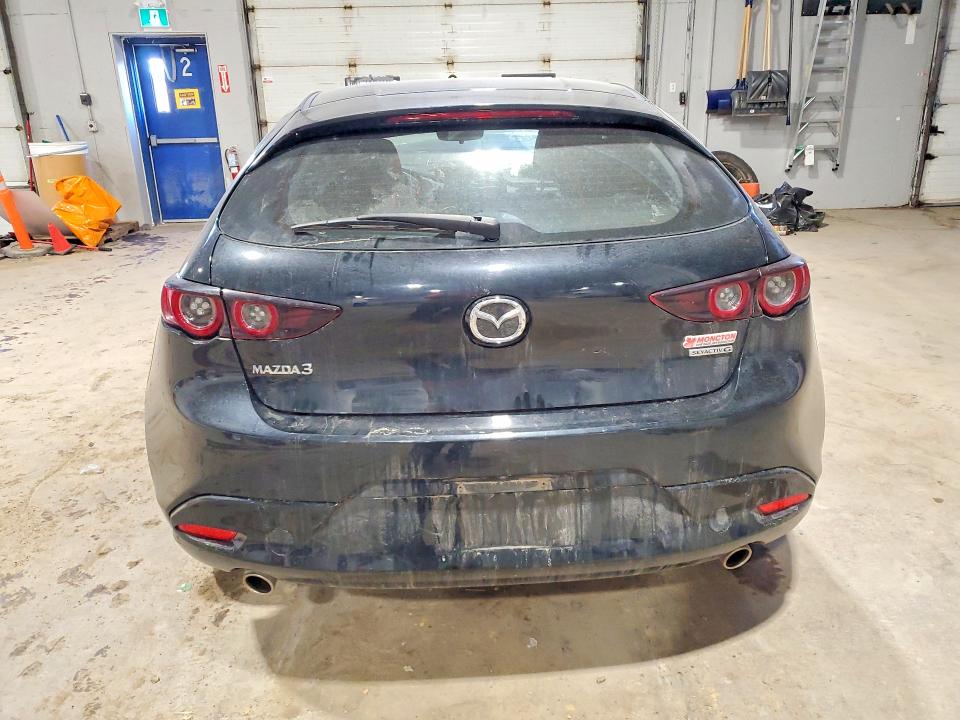 Photo 6 from auction – 2021 MAZDA 3 with VIN JM1BPAK71M1303812