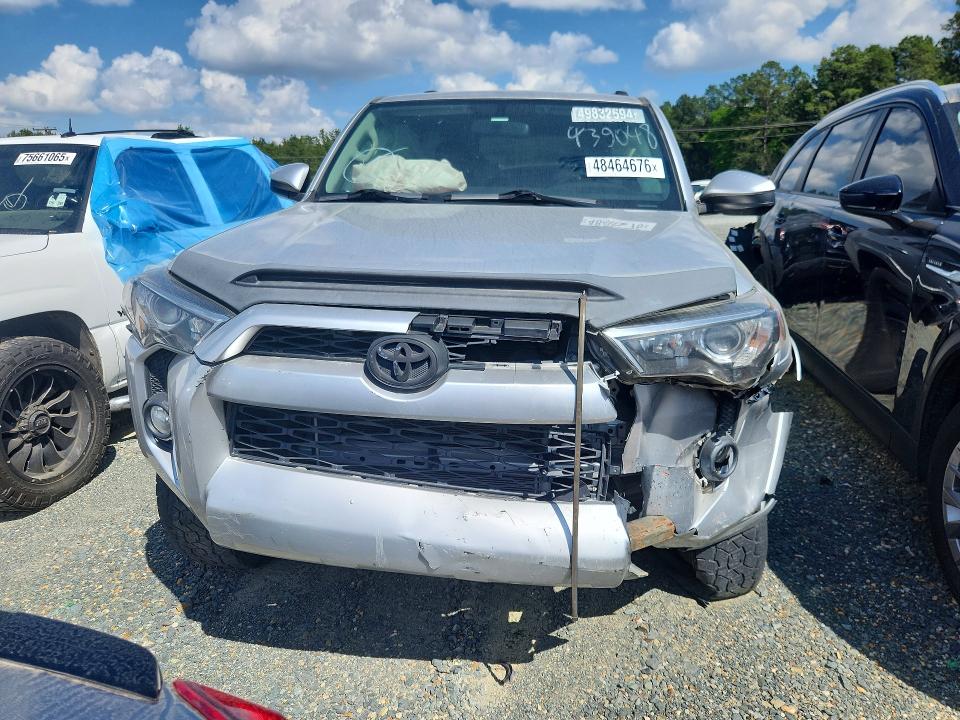 Photo 5 from auction – 2017 TOYOTA 4RUNNER with VIN JTEBU5JR5H5439048