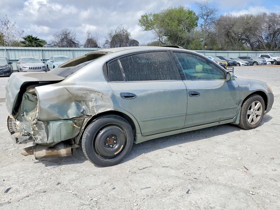 Photo 3 from auction – 2004 NISS ALTIMA with VIN 1N4AL11D64C180260