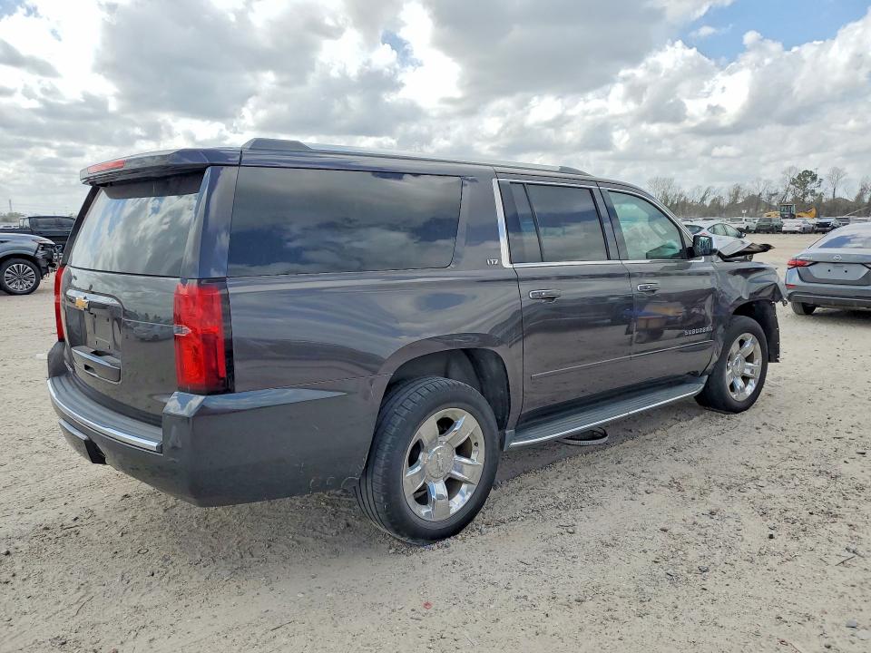Photo 3 from auction – 2016 CHEVROLET SUBURBAN with VIN 1GNSCJKC2GR471187