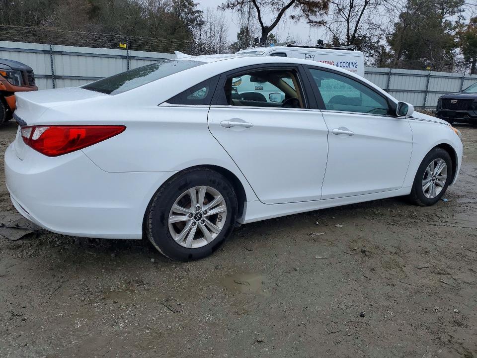 Photo 3 from auction – 2013 HYUNDAI SONATA with VIN 5NPEB4AC7DH780989