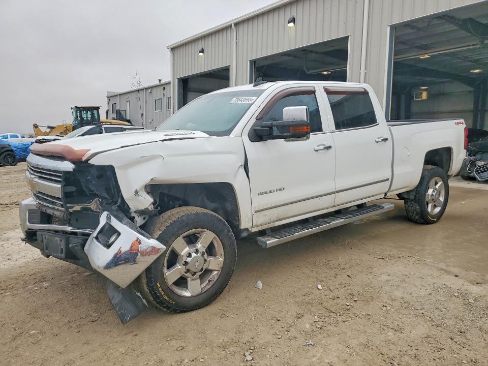 CHEVROLET SILVERADO 2015 with VIN 1GC1KWE80FF504456 - Photo from auction