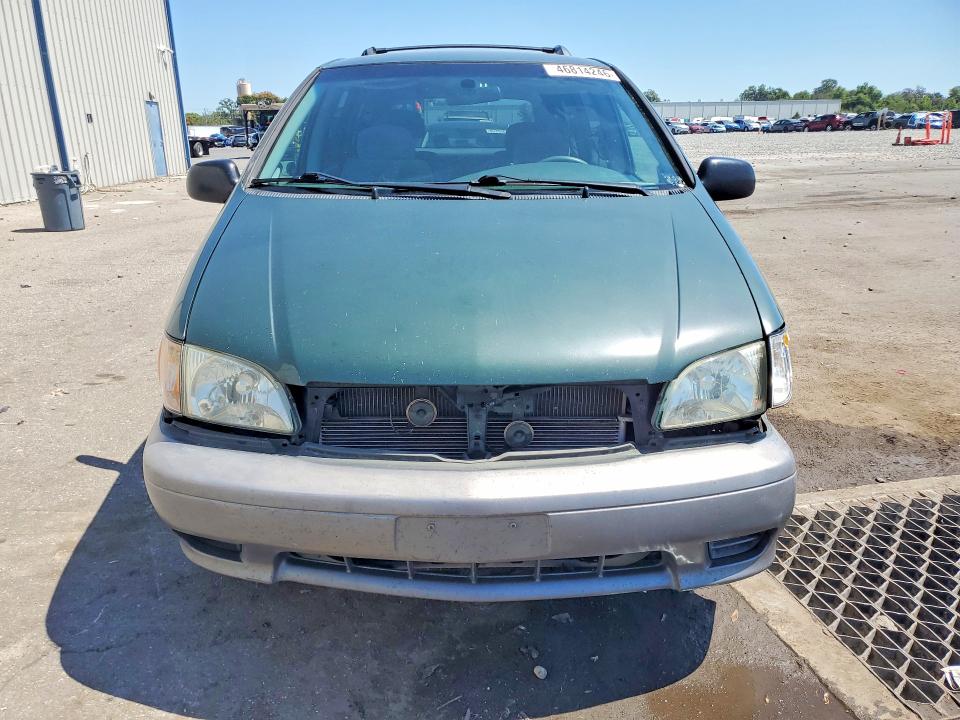 Photo 5 from auction – 2001 TOYOTA SIENNA with VIN 4T3ZF13CX1U386778