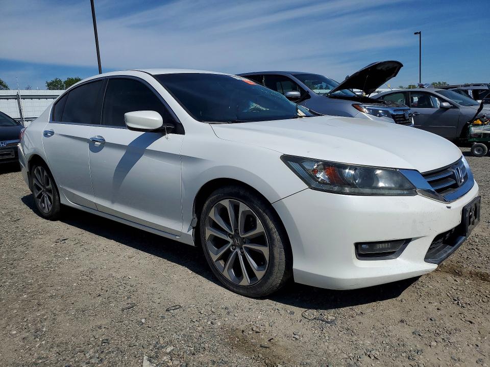 Photo 4 from auction – 2015 HONDA ACCORD with VIN 1HGCR2F59FA185641