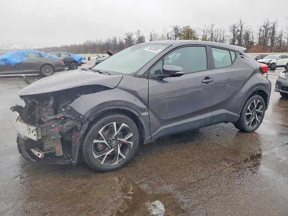 TOYOTA C-HR 2019 with VIN NMTKHMBX2KR099440 - Photo from auction