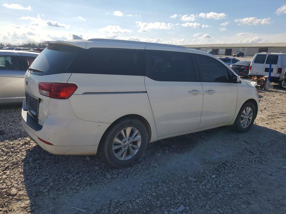 Photo 3 from auction – 2017 KIA SEDONA with VIN KNDMB5C13H6238432