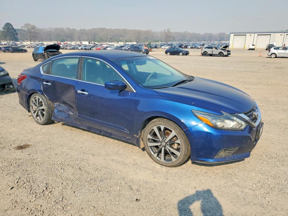 Photo 4 from auction – 2017 NISSAN ALTIMA with VIN 1N4AL3AP3HC165159