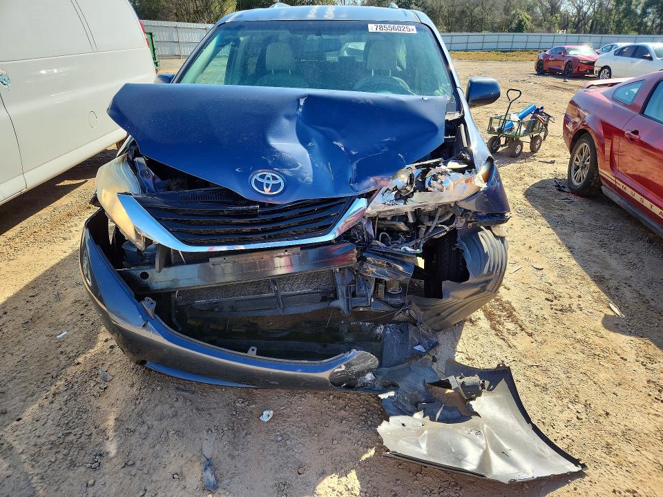 Photo 5 from auction – 2013 TOYOTA SIENNA with VIN 5TDKK3DC7DS401668