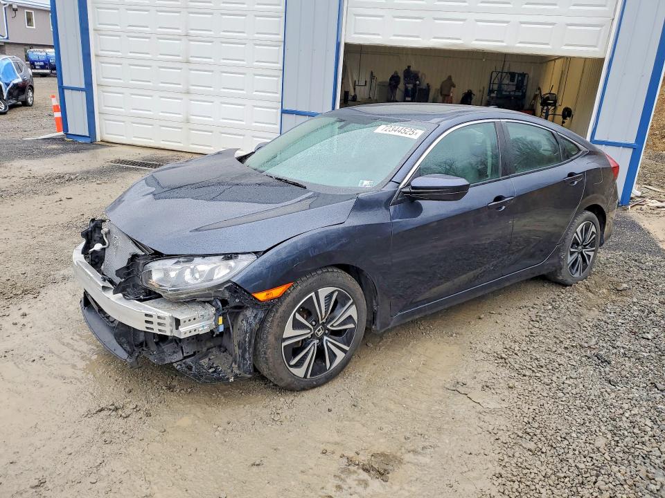 HONDA CIVIC 2017 with VIN 19XFC1F73HE020578 - Photo from auction