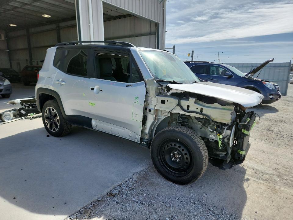 Photo 4 from auction – 2017 JEEP RENEGADE with VIN ZACCJBCB0HPF94761