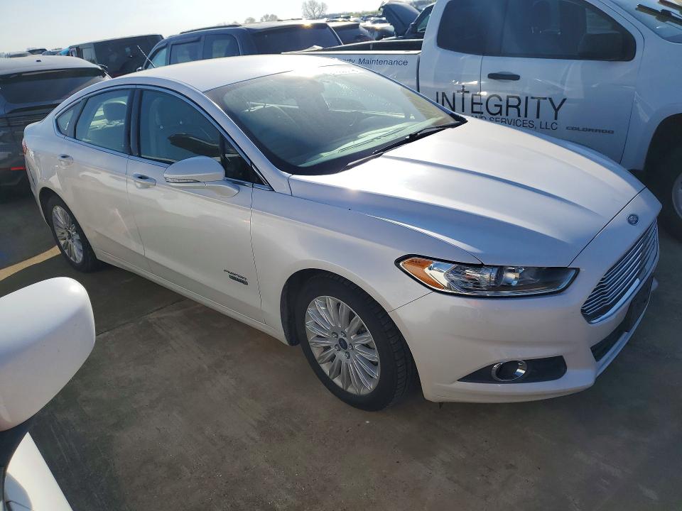 Photo 4 from auction – 2016 FORD FUSION with VIN 3FA6P0PUXGR357121