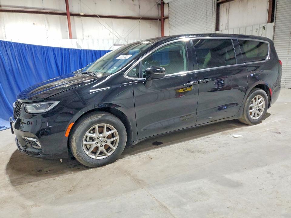 CHRYSLER PACIFICA 2024 with VIN 2C4RC1BG1RR151267 - Photo from auction