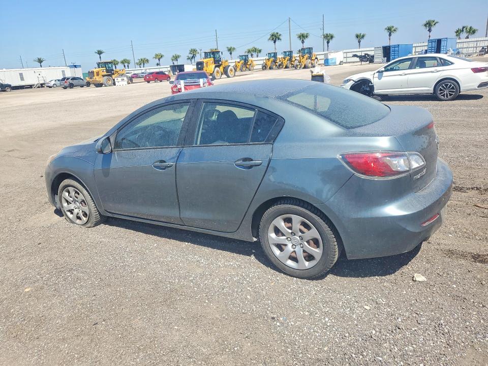 Photo 2 from auction – 2013 MAZDA 3 with VIN JM1BL1U72D1758175