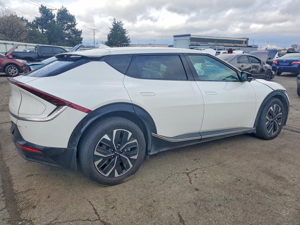 Photo 3 from auction – 2023 KIA EV6 with VIN KNDC3DLC1P5139097