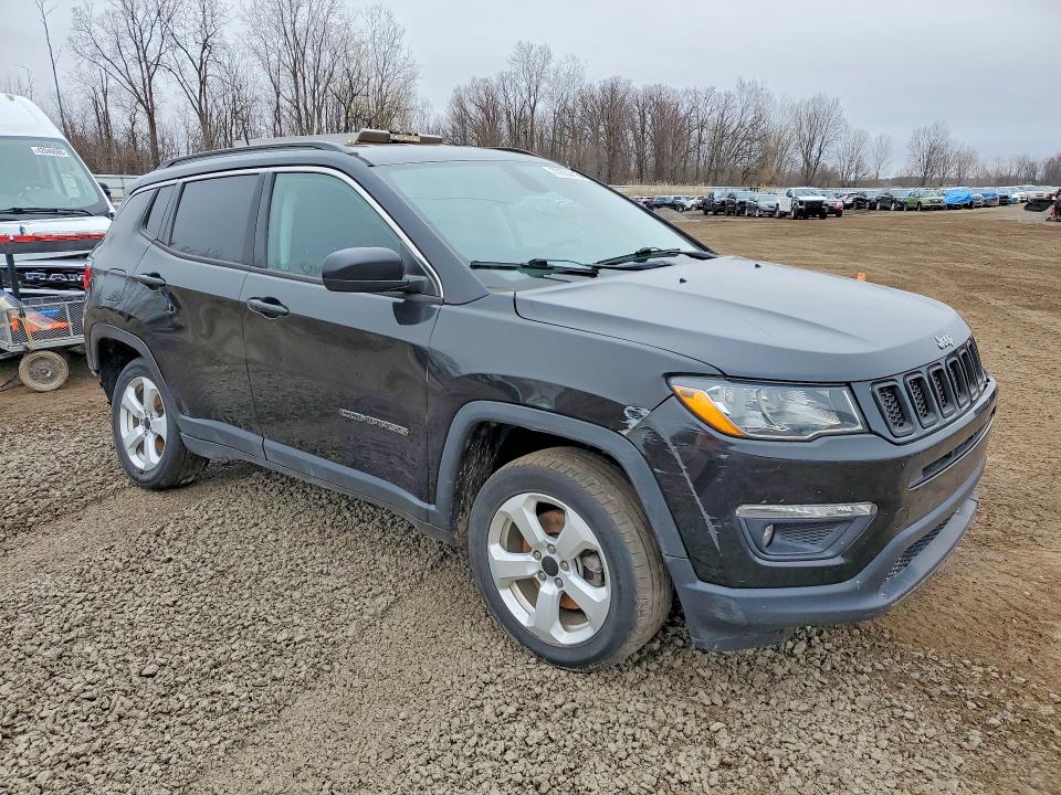 Photo 4 from auction – 2018 JEEP COMPASS with VIN 3C4NJDBB2JT345303